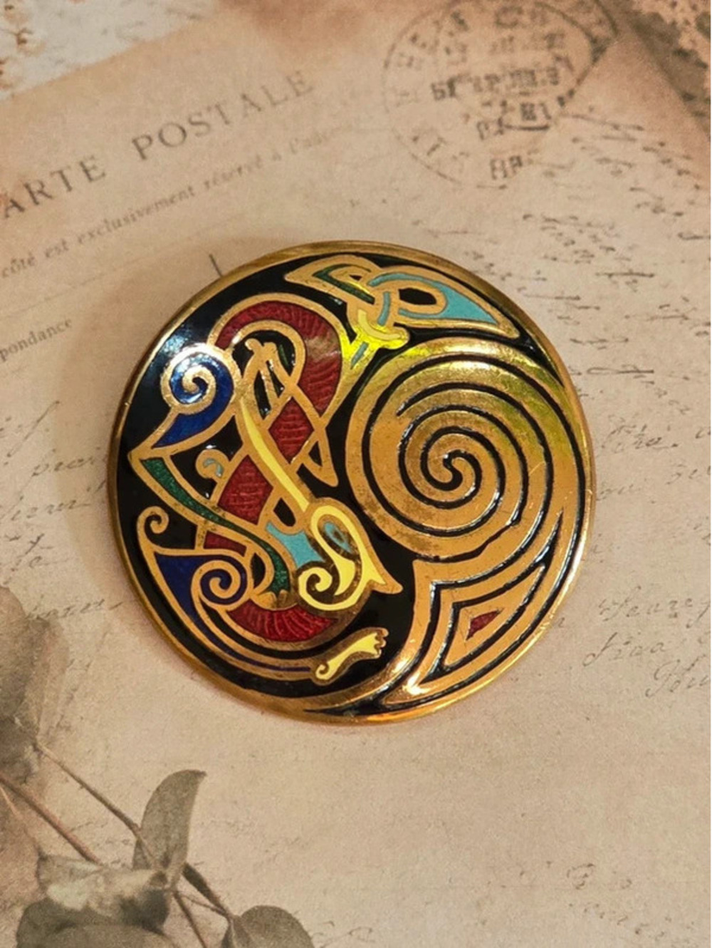 Vintage Celtic Knot Enamel Statement Brooch Pin Gold Tone Irish Revival 2"